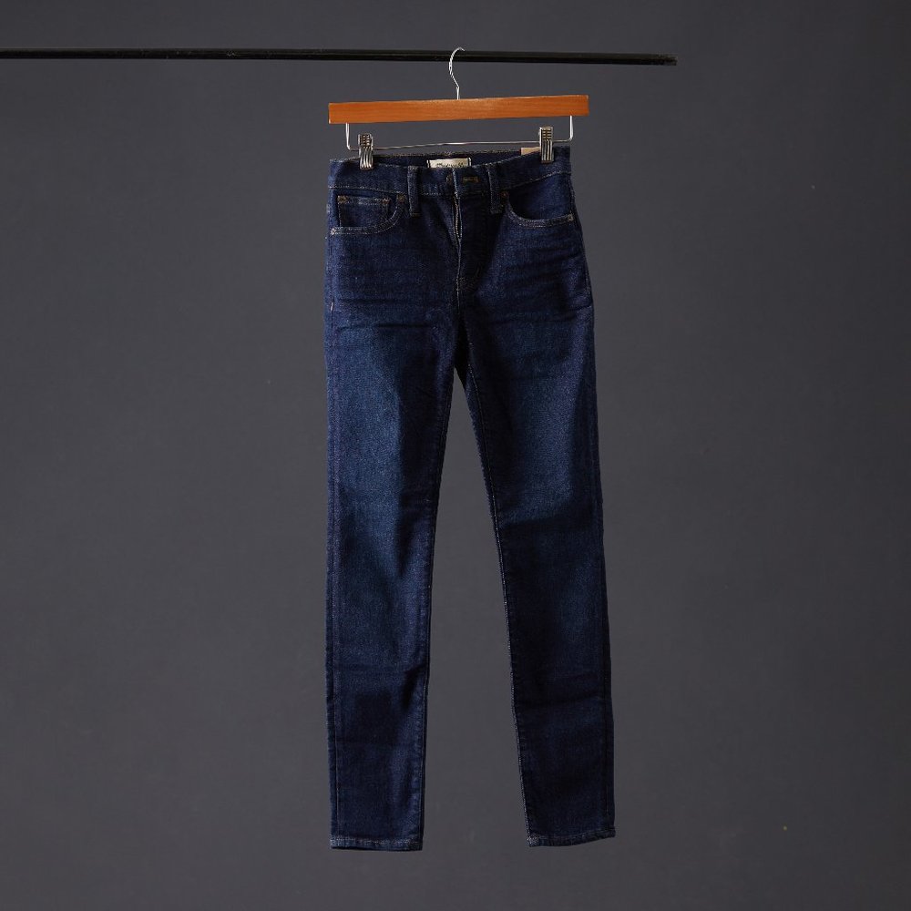 NWT 9" Mid-Rise Skinny Jeans in Orland Wash: TENCEL™ Denim Edition